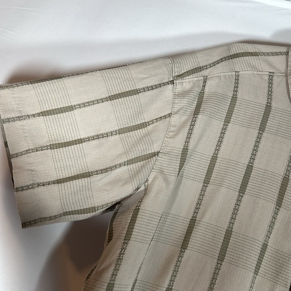 Columbia Beige Striped Casual Short Sleeve Button Down Shirt - Picture 3 of 7